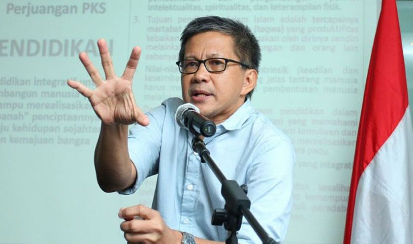 TKA China ramai-ramai Masuk Indonesia, Rocky Gerung Curiga ada Modus Intelijen